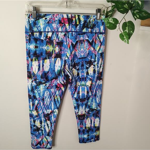 Fabletics Solar Powerhold Midrise Capri Leggings Small - Picture 7 of 11
